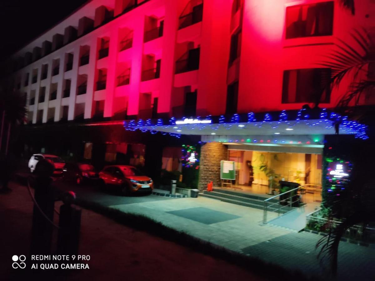 Celebration Lavasa Hotel Екстериор снимка