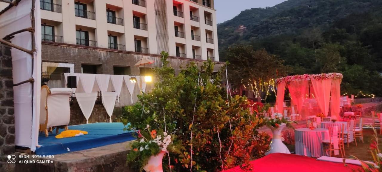 Celebration Lavasa Hotel Екстериор снимка